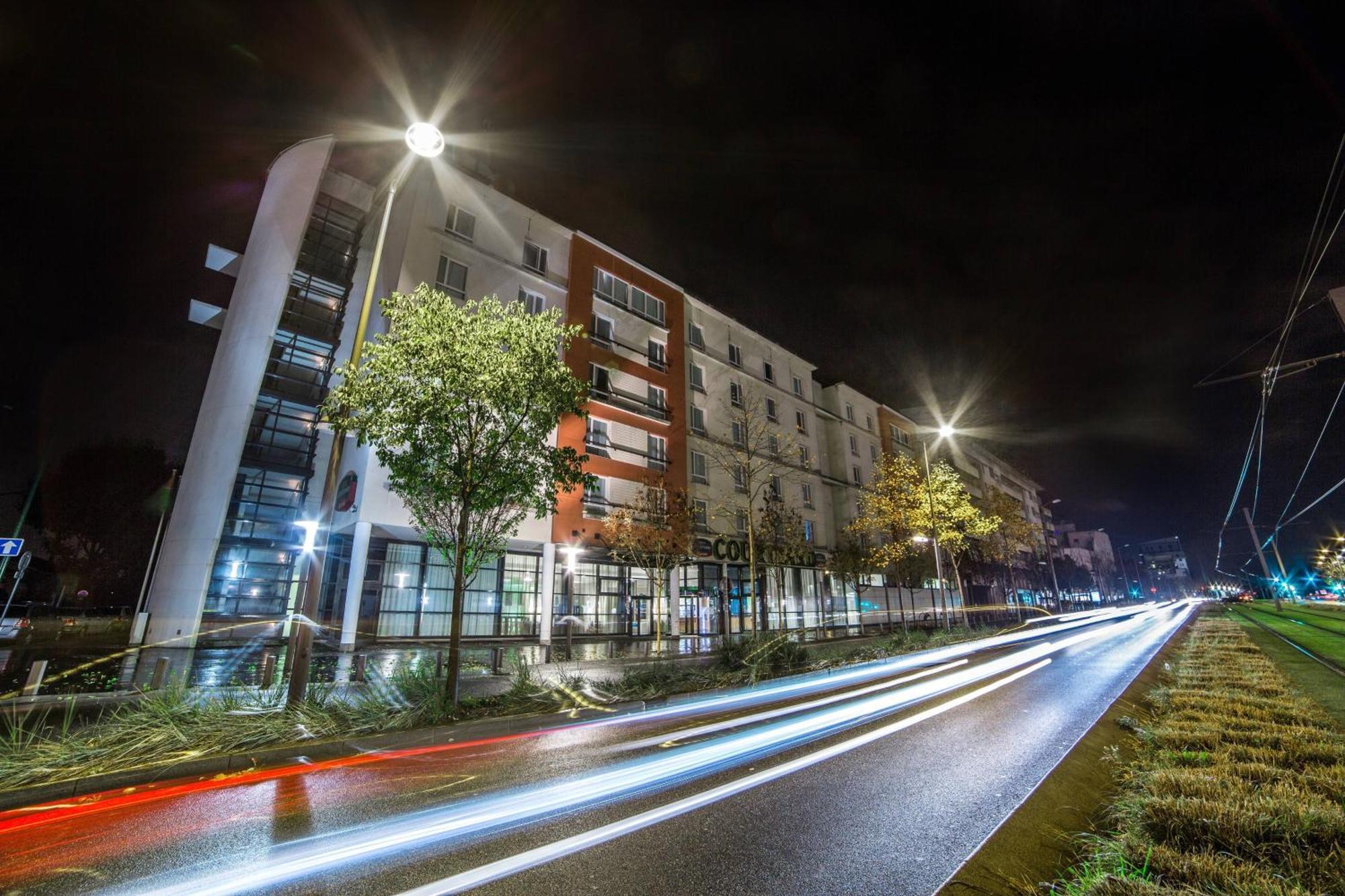 Courtyard By Marriott Paris La Defense West - Colombes Hotel Colombes  Exterior photo